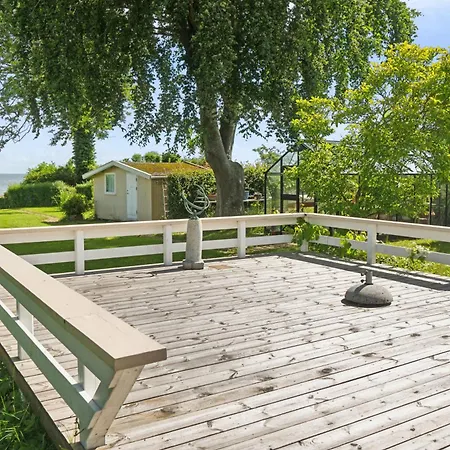 Cozy Summer House With Full Sea View