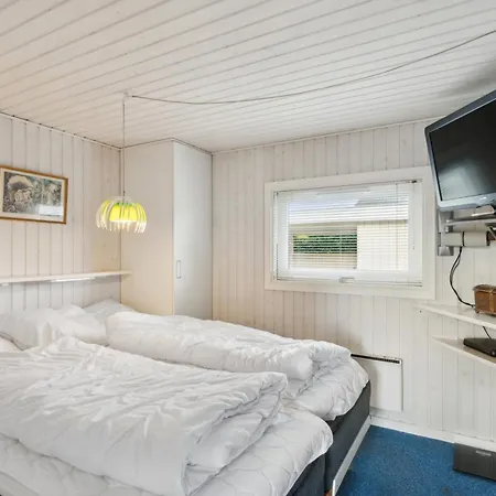 Cozy Summer House With Full Sea View